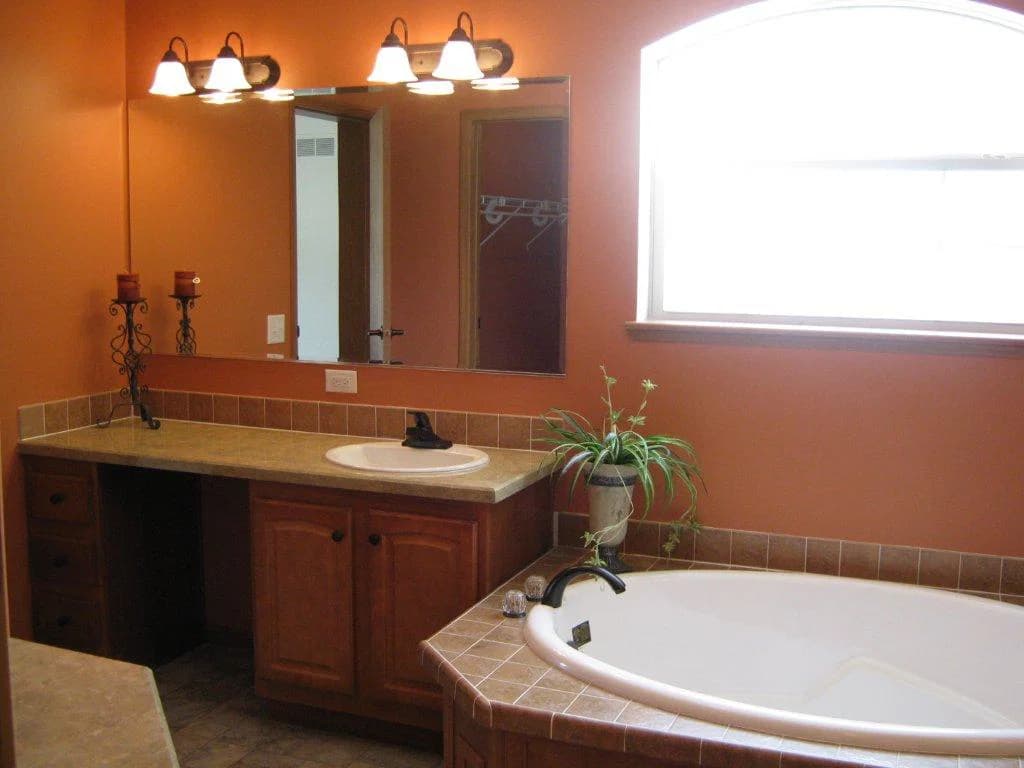 Oakwood bathroom home features