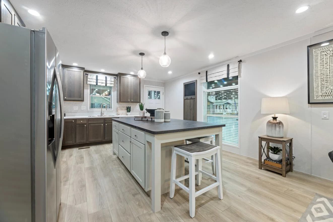 Carson 24532 kitchen home features