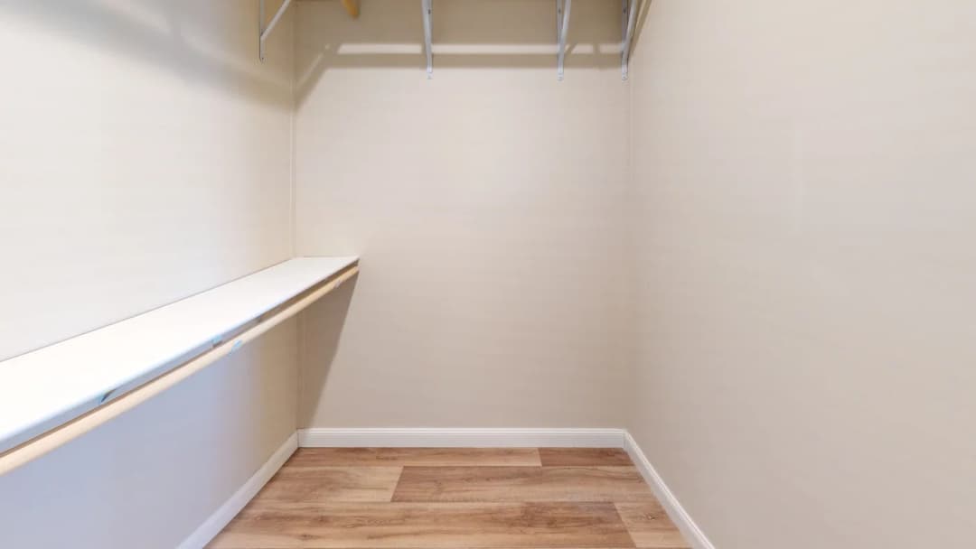 Roanoke duplex interior home features