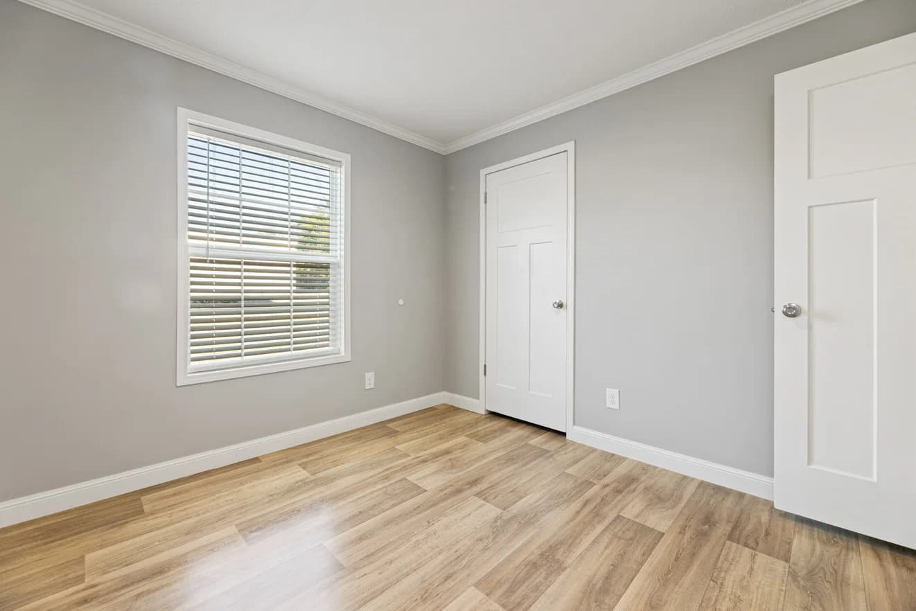 Cumberland duplex bedroom home features