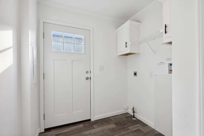 Genesis 9921a interior home features