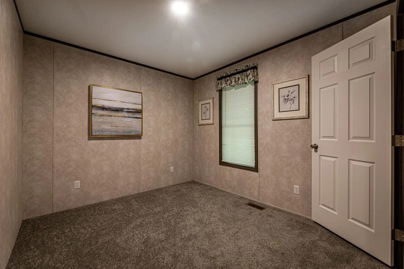 Fulton 24028 bedroom home features