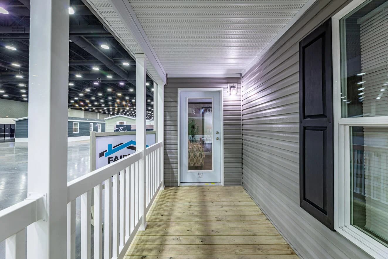 Fulton 24028 exterior home features