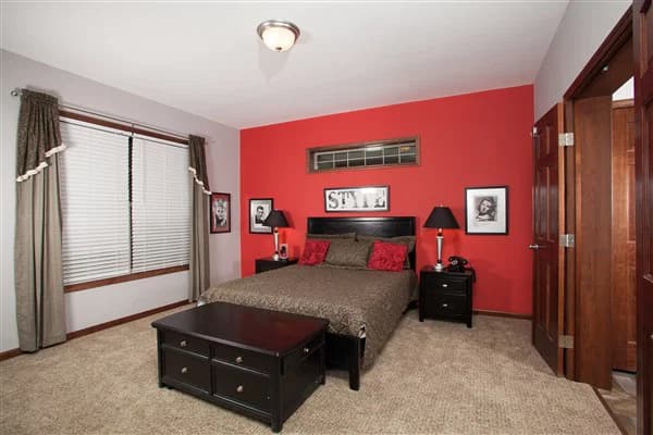 Lionel bedroom home features