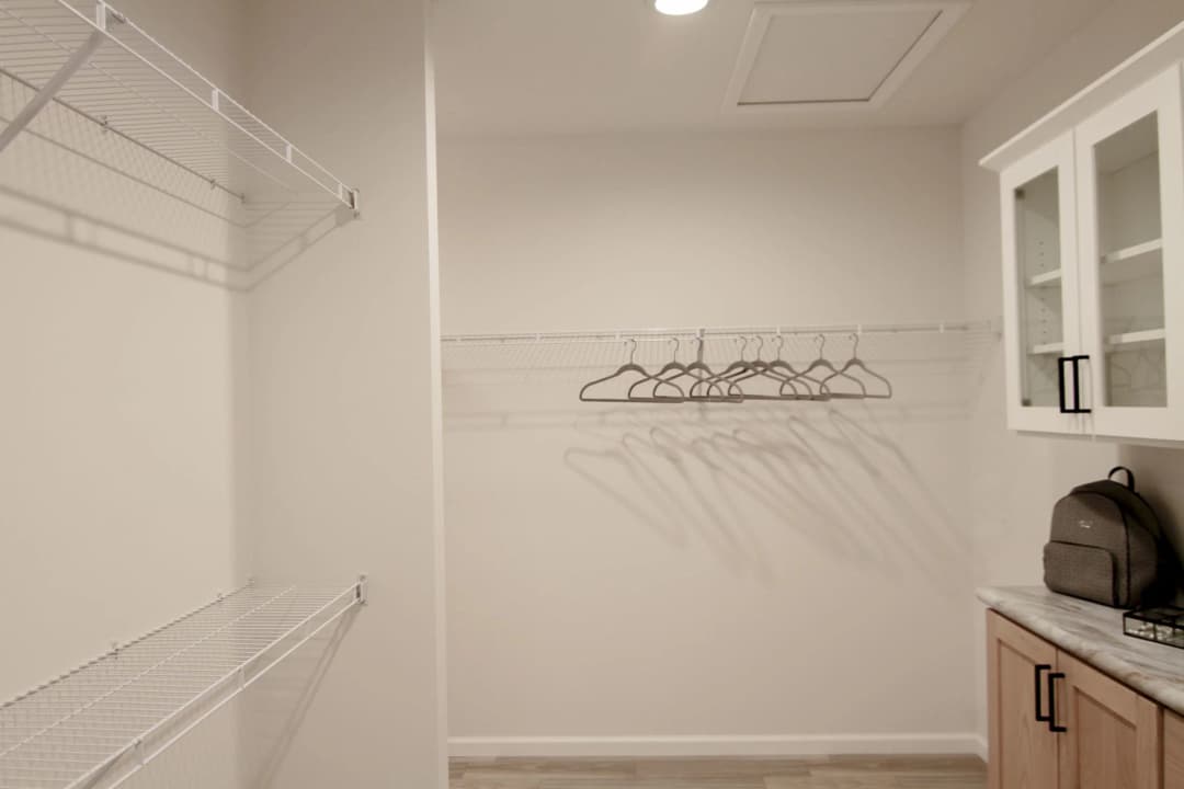 Ultra deuce 3 interior home features